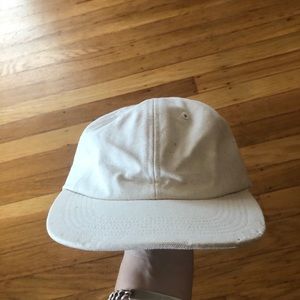 White canvas hat